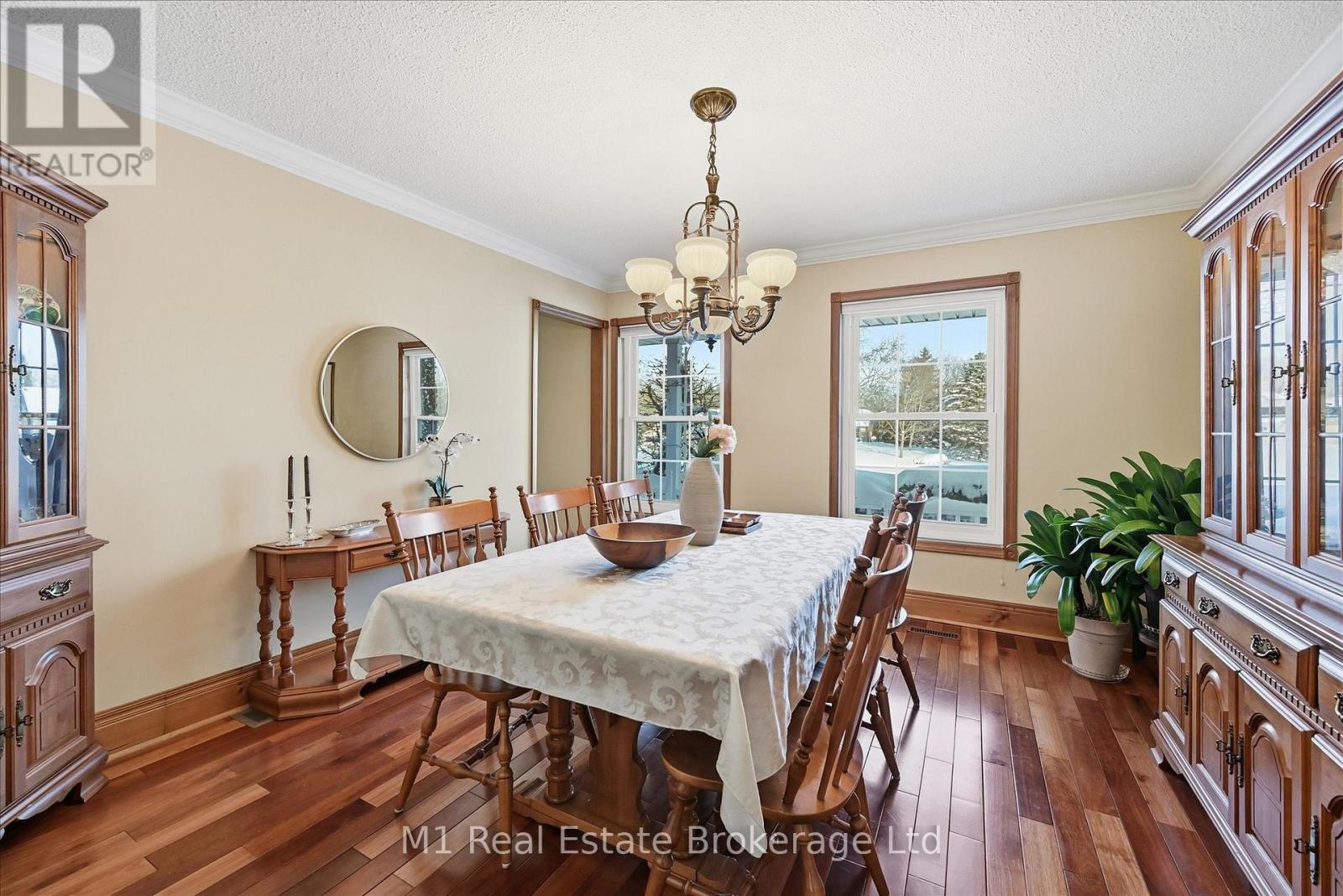 28 Weneil Drive, Hamilton (Freelton), ON - Indoor Photo Showing Dining Room