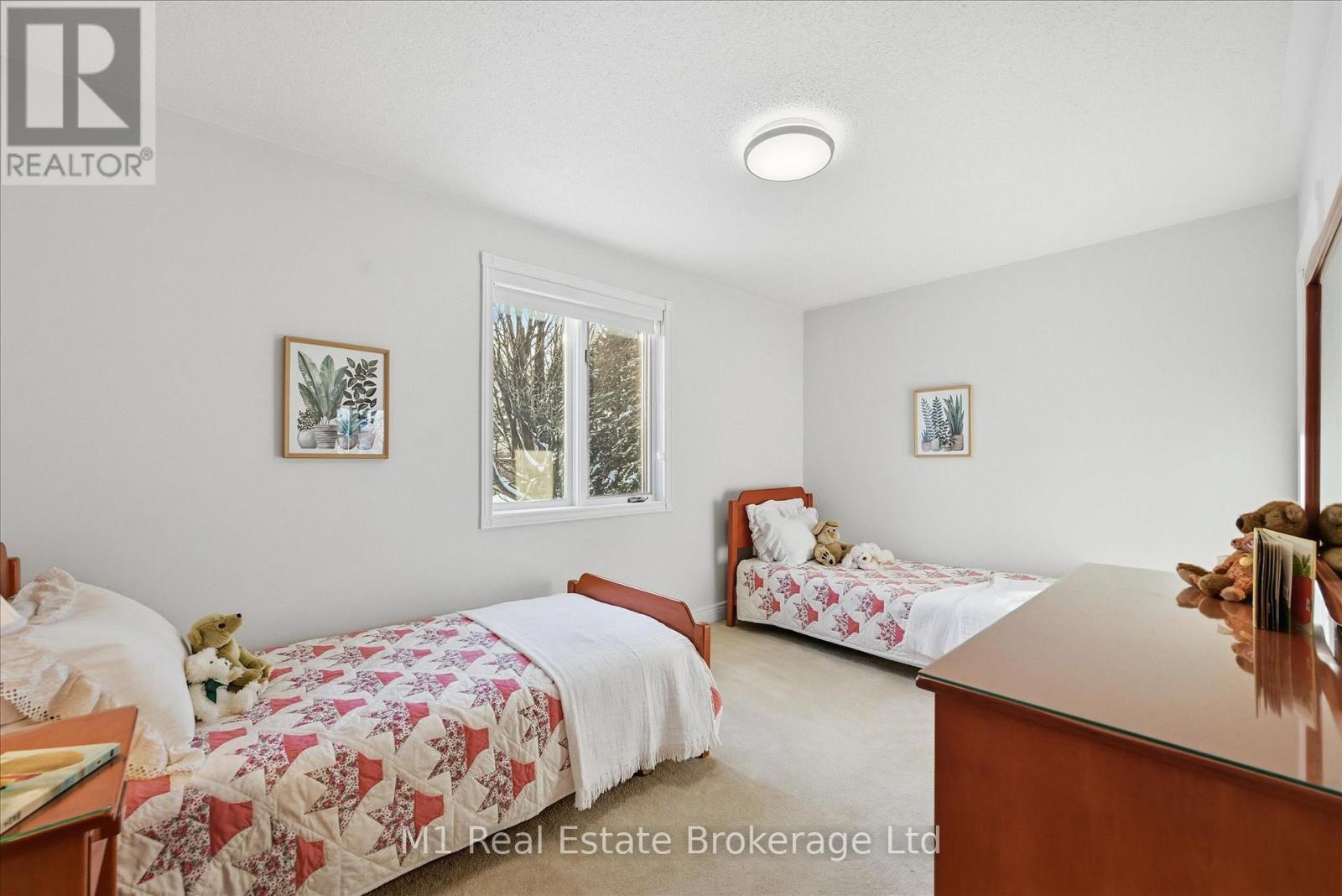 28 Weneil Drive, Hamilton (Freelton), ON - Indoor Photo Showing Bedroom