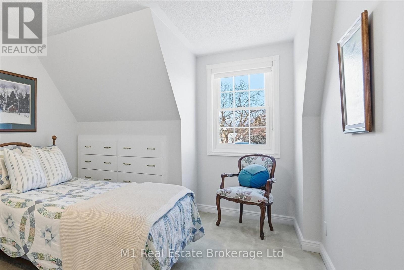 28 Weneil Drive, Hamilton (Freelton), ON - Indoor Photo Showing Bedroom