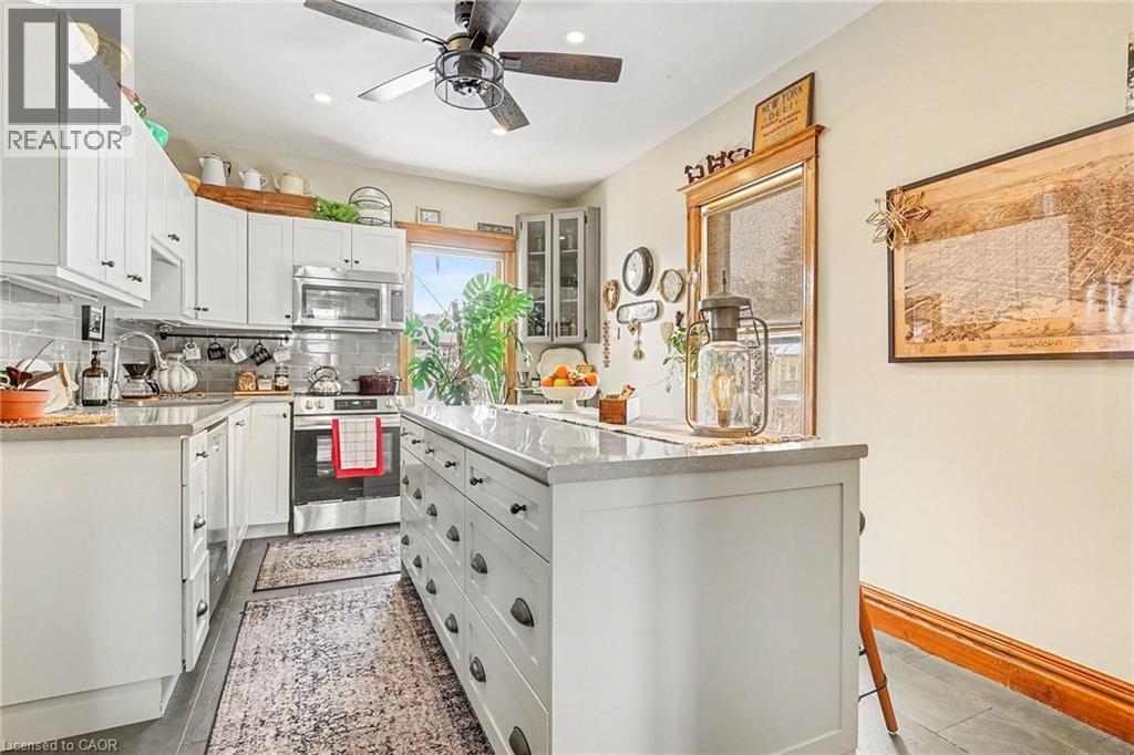 1316 E King Street E, Hamilton, ON - Indoor Photo Showing Kitchen With Upgraded Kitchen