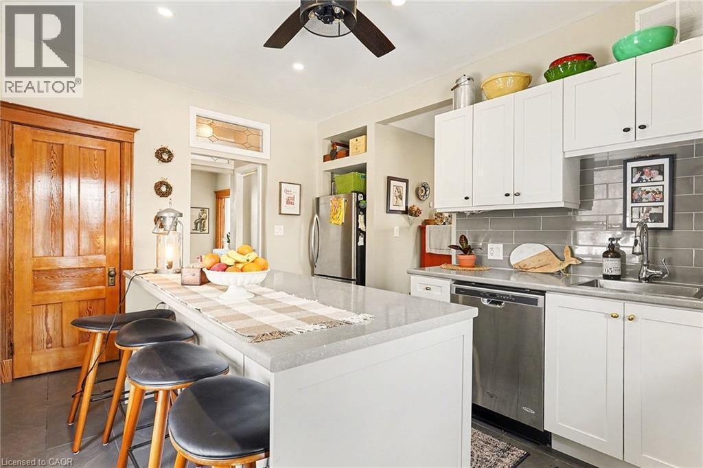 1316 E King Street E, Hamilton, ON - Indoor Photo Showing Kitchen