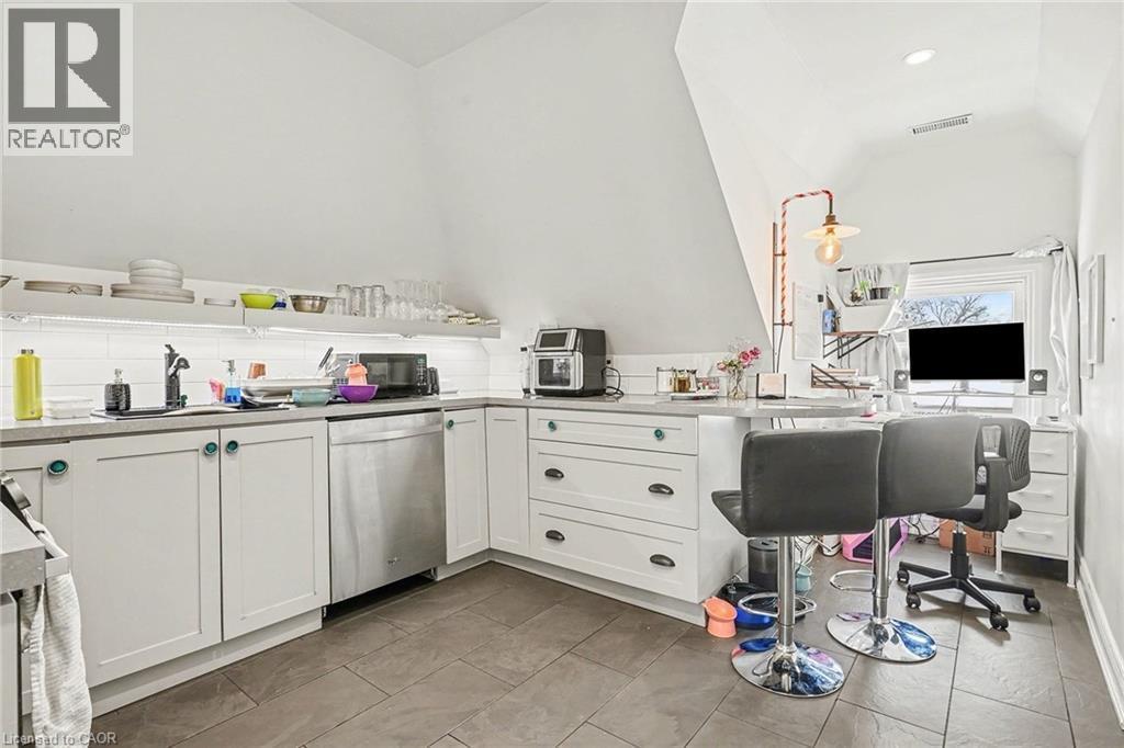 1316 E King Street E, Hamilton, ON - Indoor