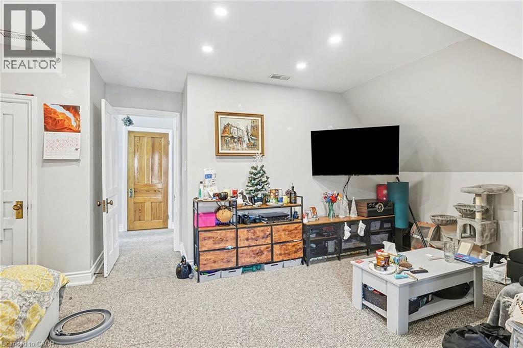 1316 E King Street E, Hamilton, ON - Indoor