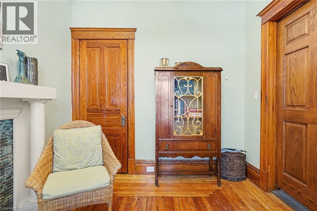 1316 E King Street E, Hamilton, ON - Indoor Photo Showing Other Room