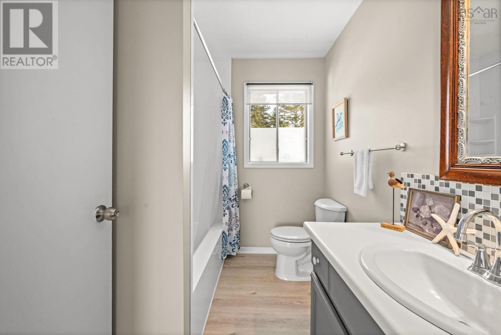 8554 Peggys Cove Road, Indian Harbour, NS - Indoor Photo Showing Bathroom
