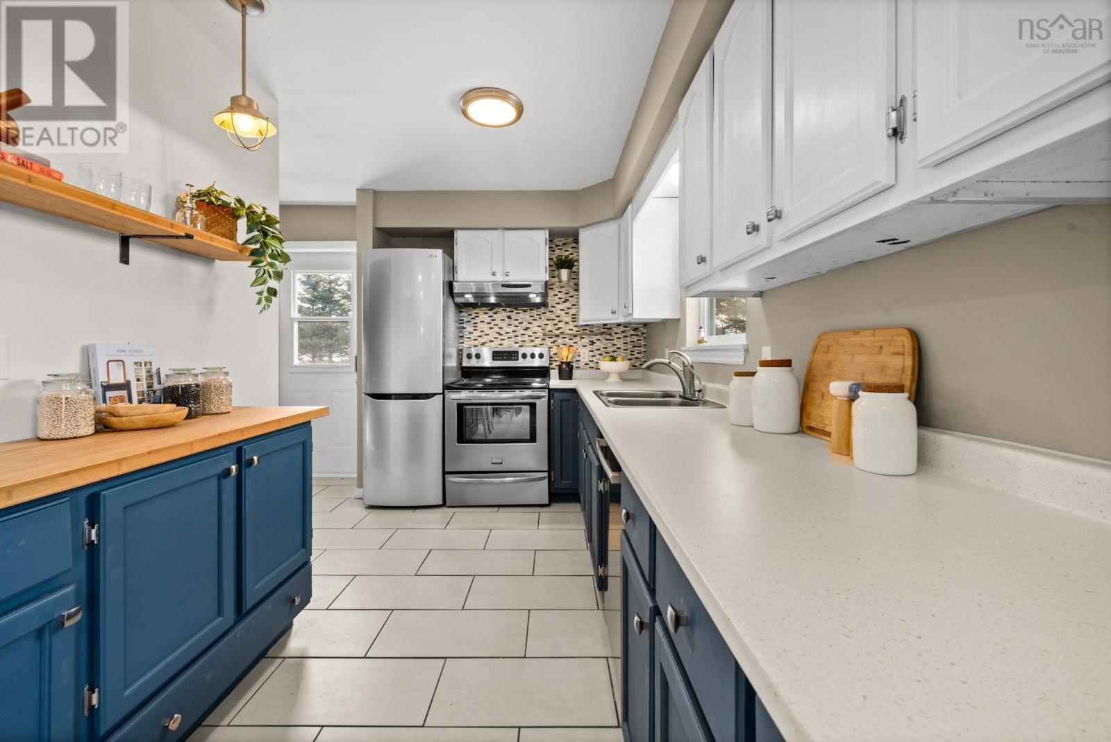 8554 Peggys Cove Road, Indian Harbour, NS - Indoor Photo Showing Kitchen With Double Sink