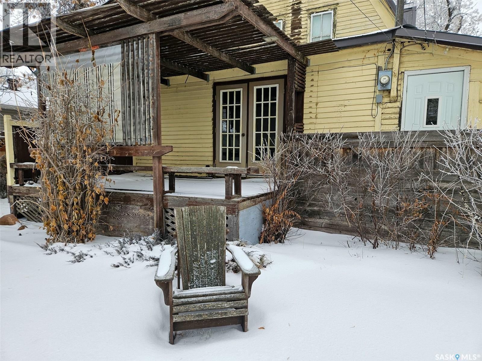 404 Brownlee Street, Herbert, SK - Outdoor