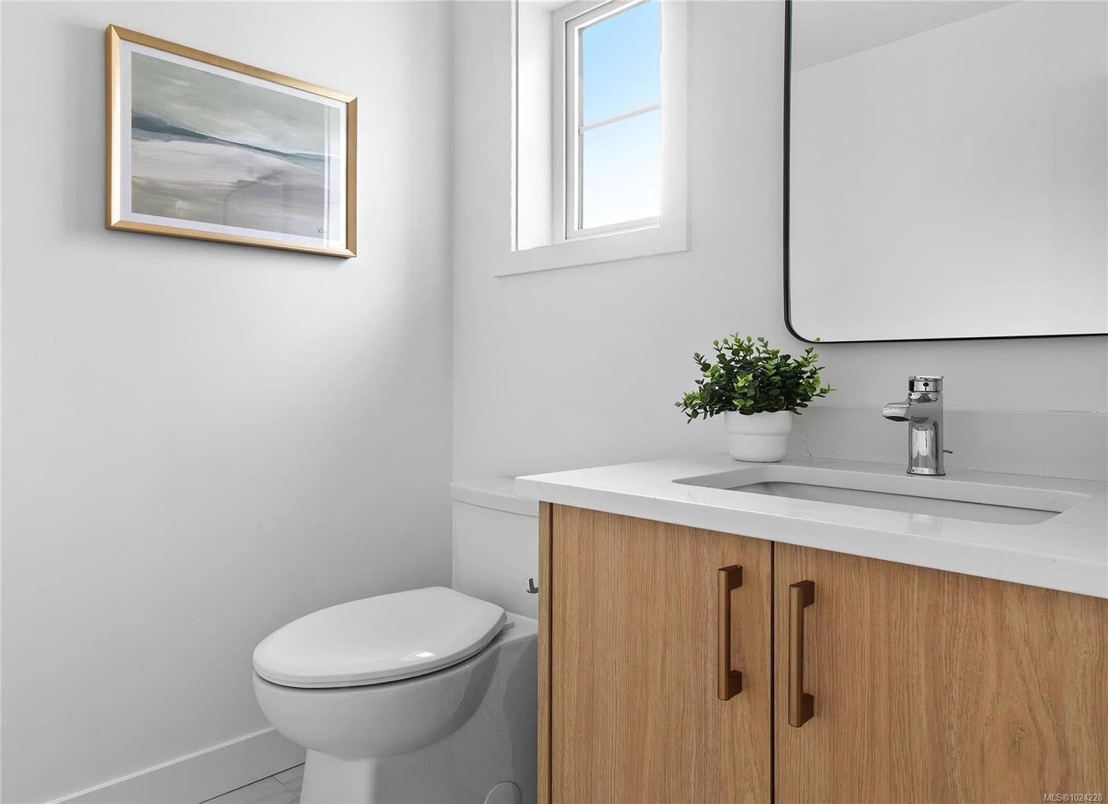 U8-3907 Cedar Hill Rd, Saanich, BC