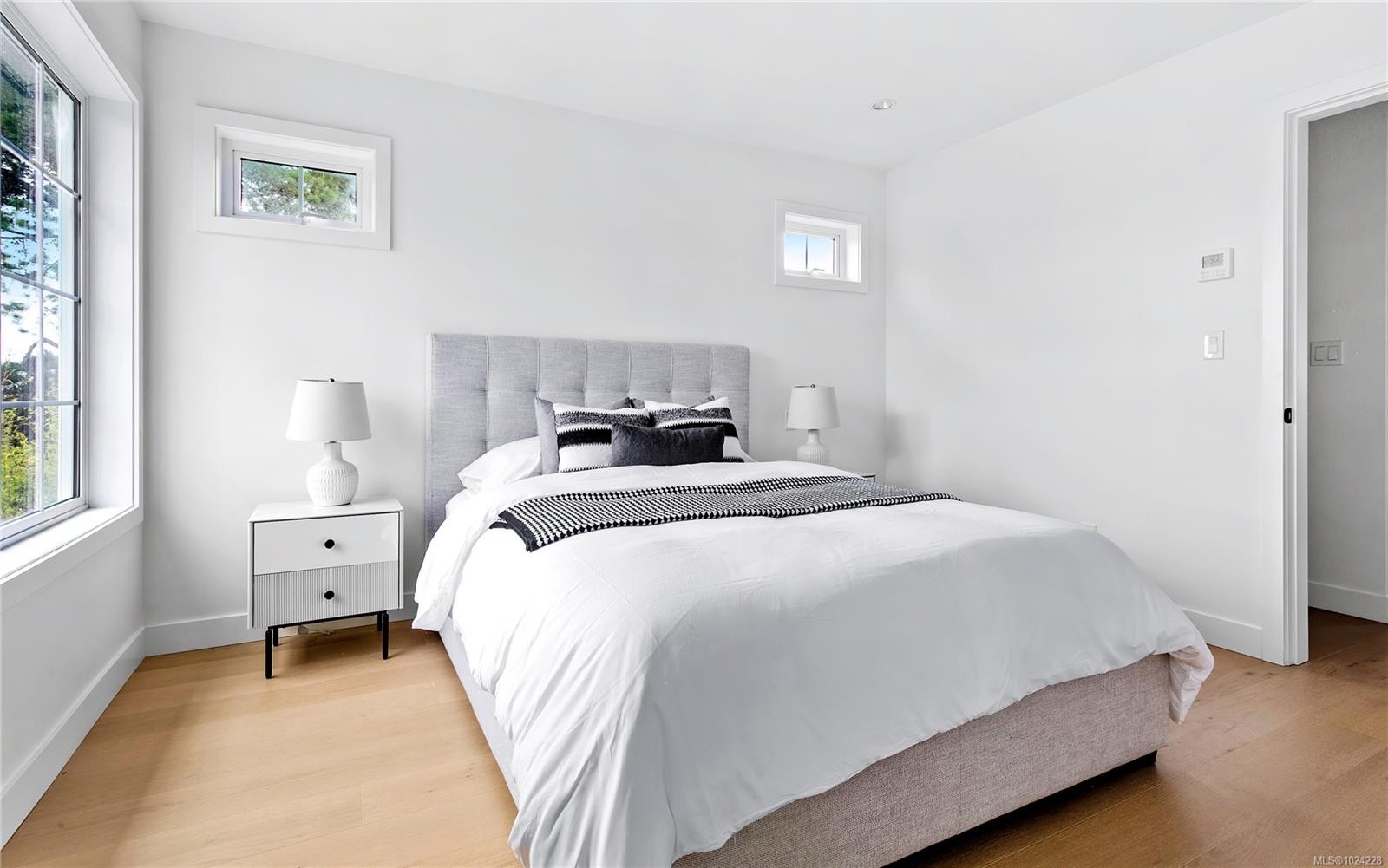 U8-3907 Cedar Hill Rd, Saanich, BC