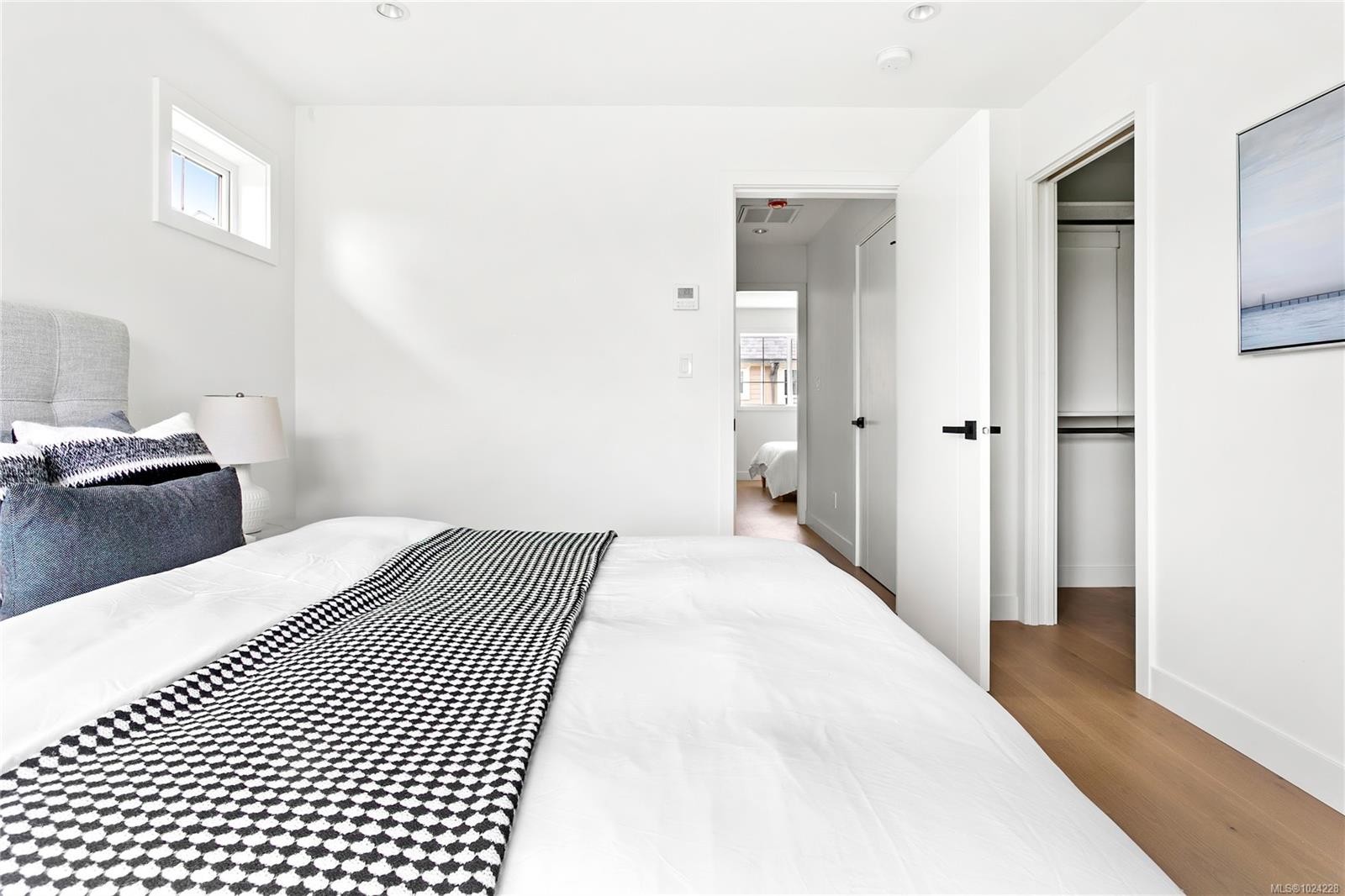 U8-3907 Cedar Hill Rd, Saanich, BC