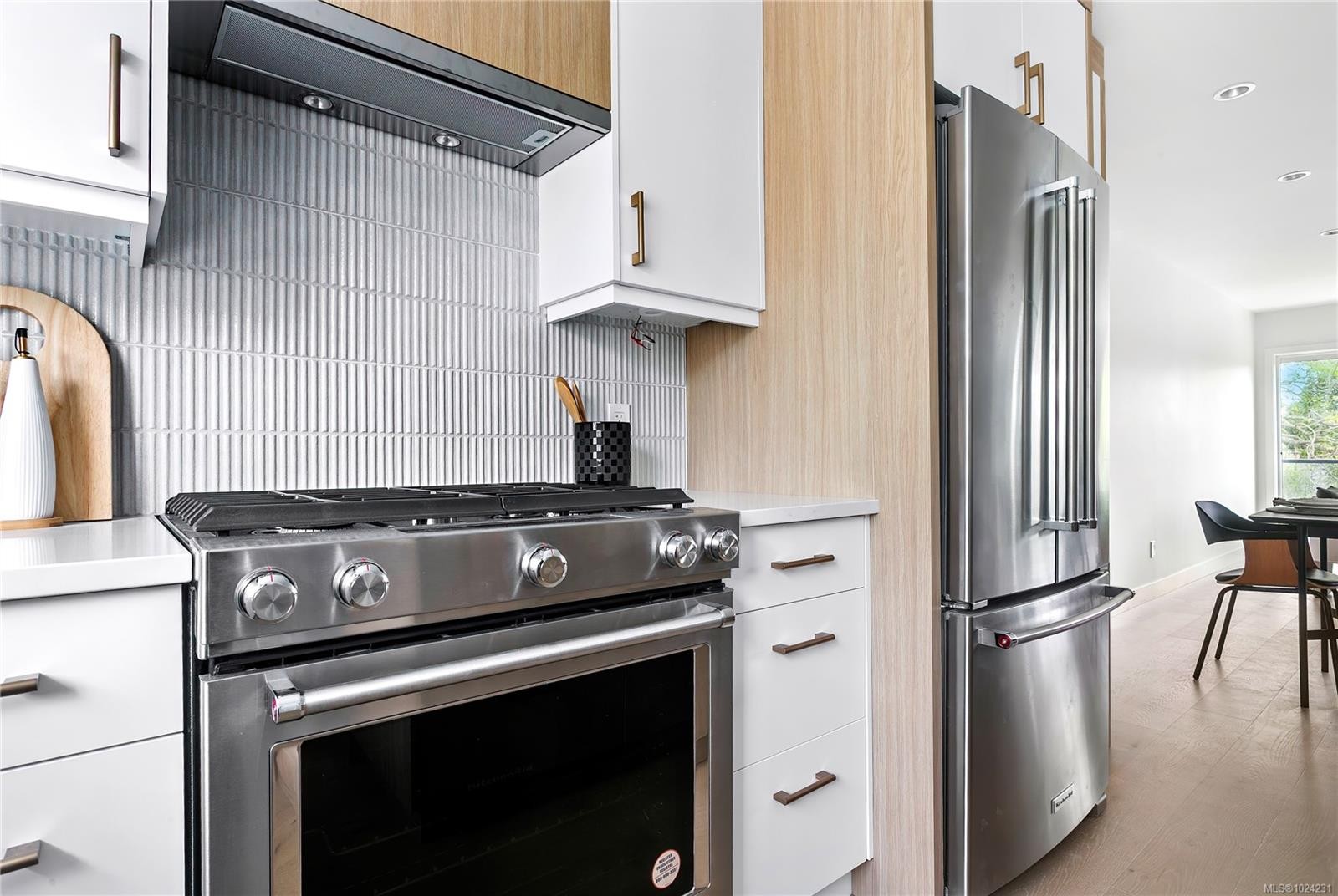 U10-3907 Cedar Hill Rd, Saanich, BC