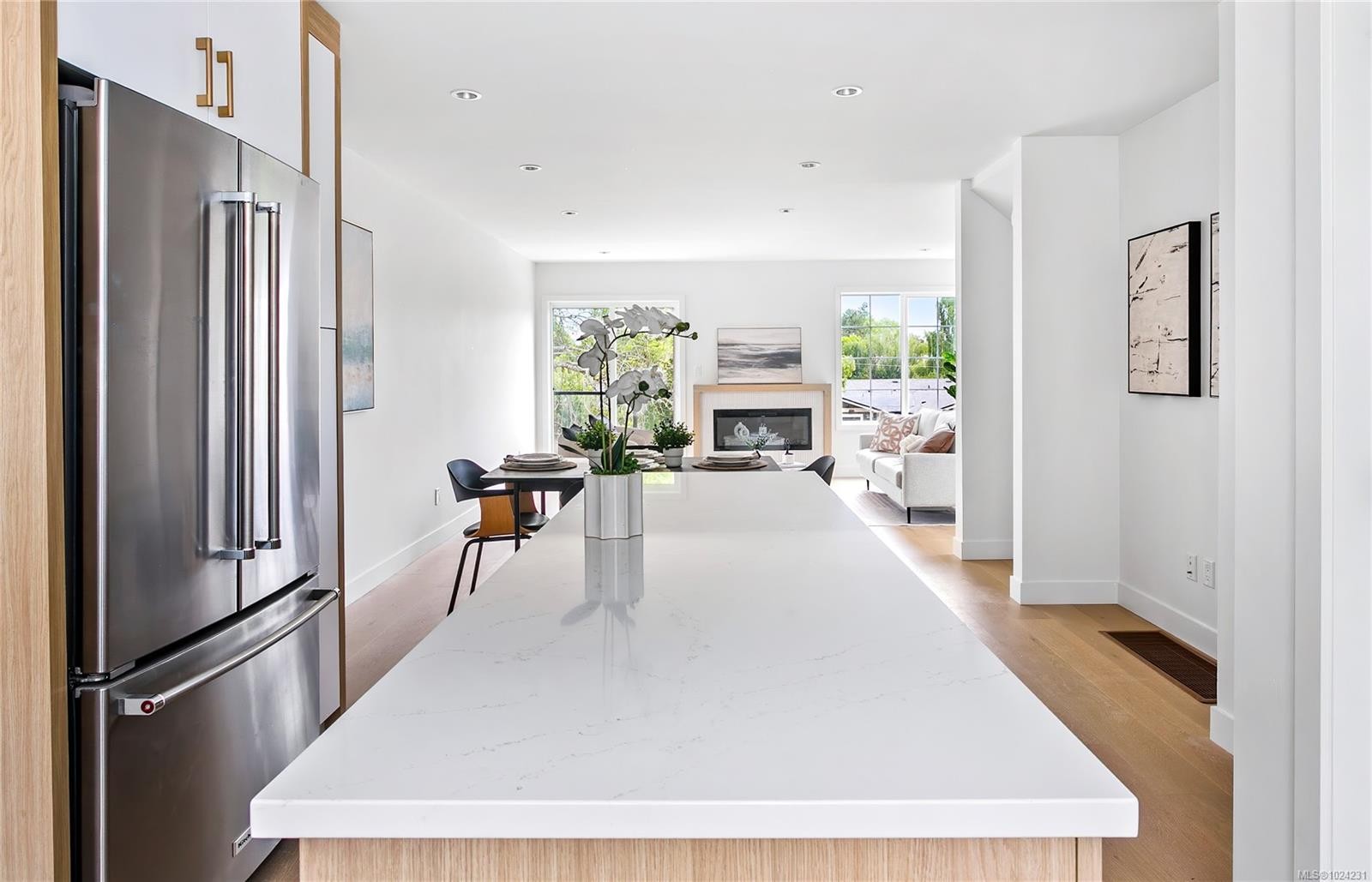 U10-3907 Cedar Hill Rd, Saanich, BC