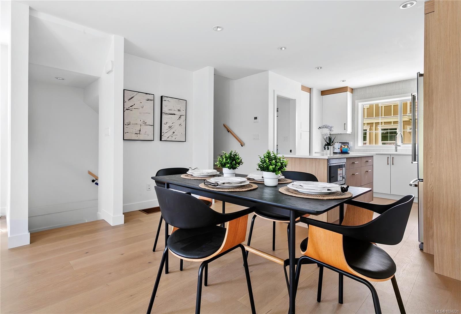 U10-3907 Cedar Hill Rd, Saanich, BC