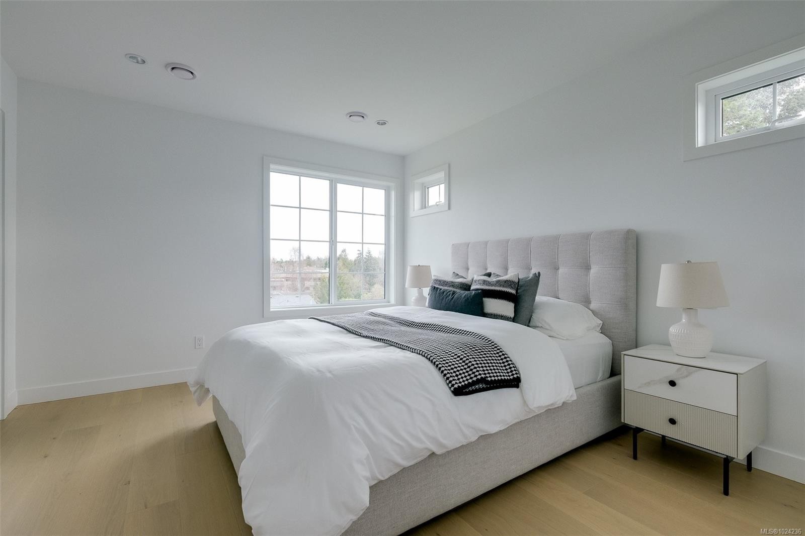 U12-3907 Cedar Hill Rd, Saanich, BC