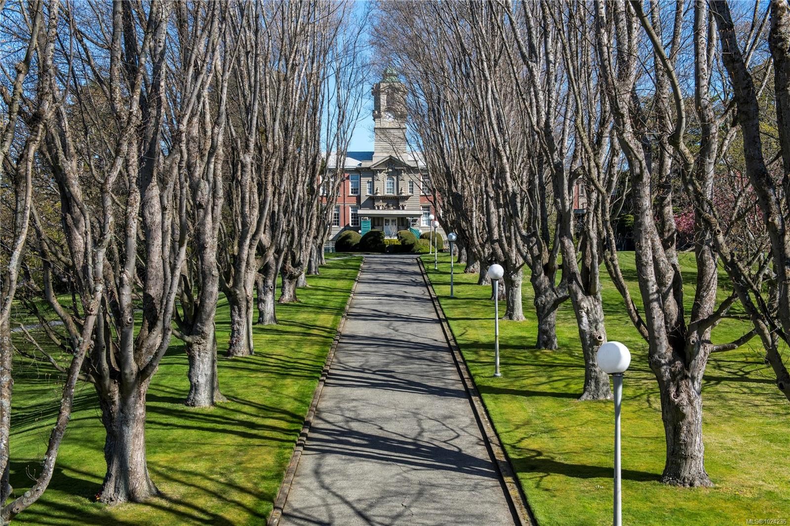 U12-3907 Cedar Hill Rd, Saanich, BC