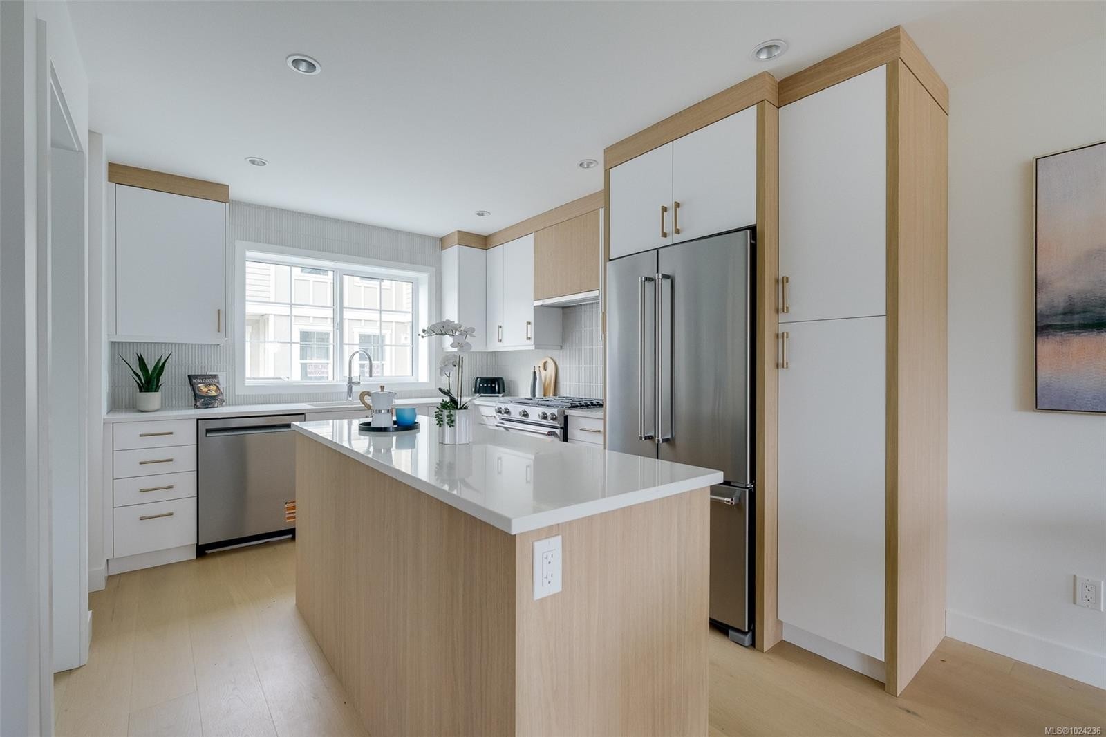 U12-3907 Cedar Hill Rd, Saanich, BC