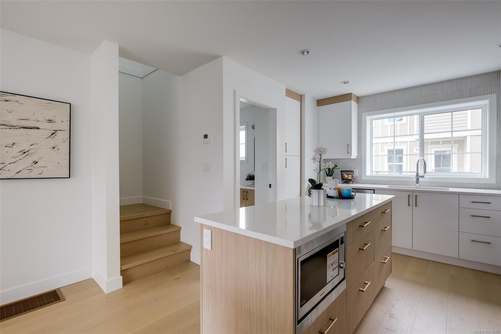 U12-3907 Cedar Hill Rd, Saanich, BC