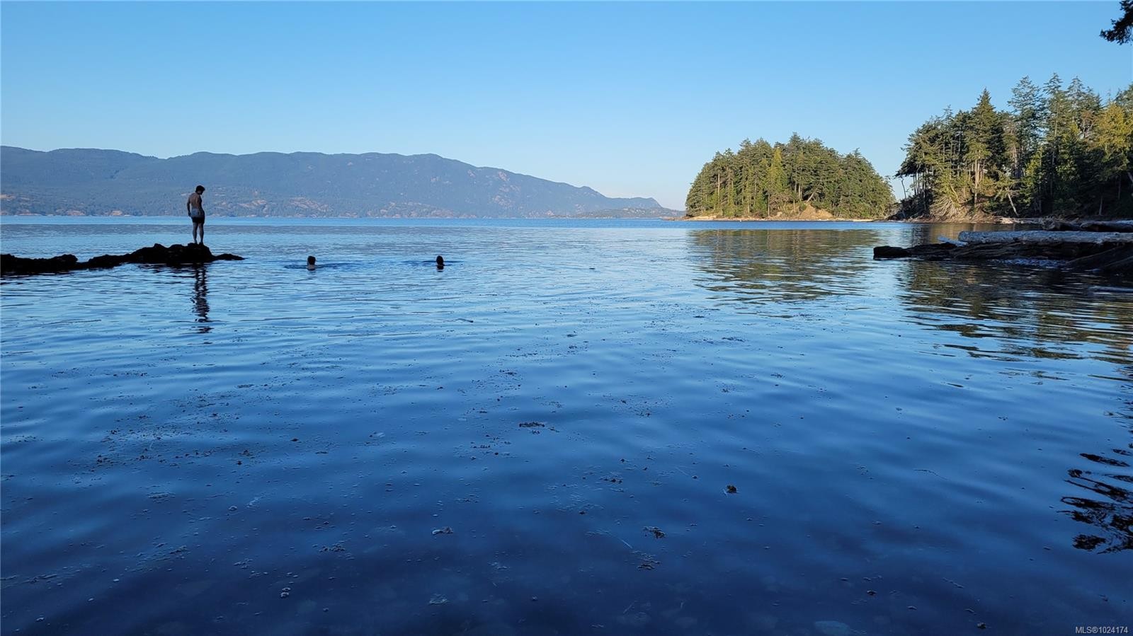 14 Spring Bay Rd, Lasqueti Island, BC