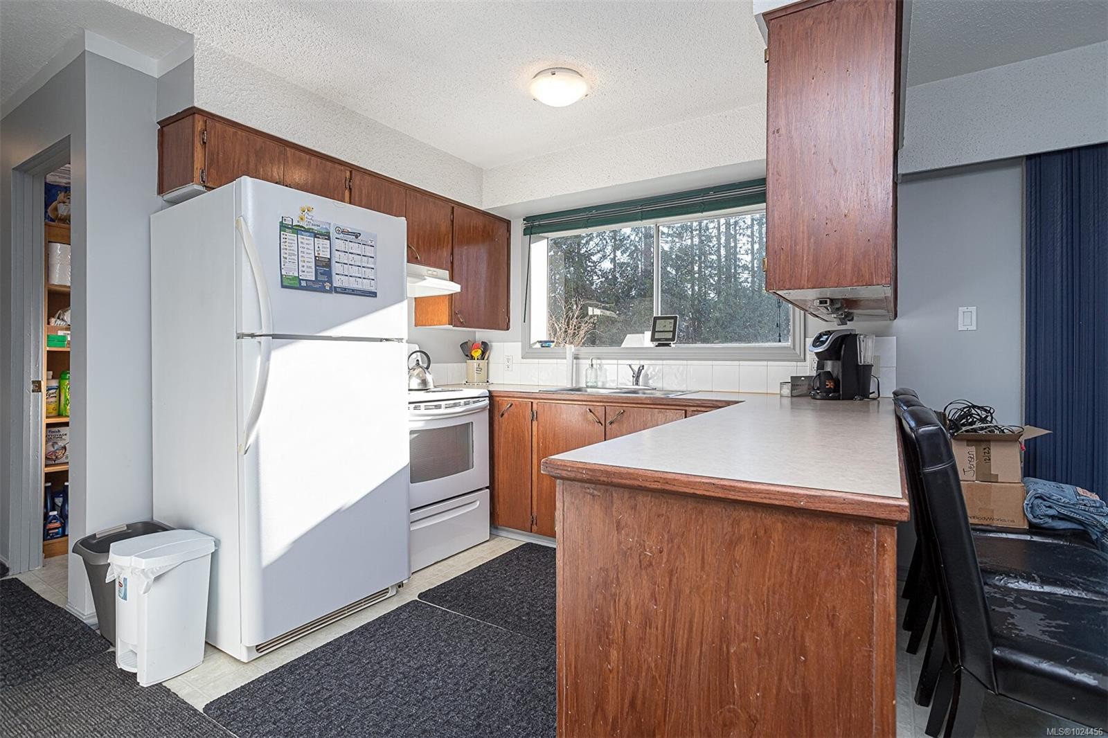 2139 Hemer Rd, Nanaimo, BC