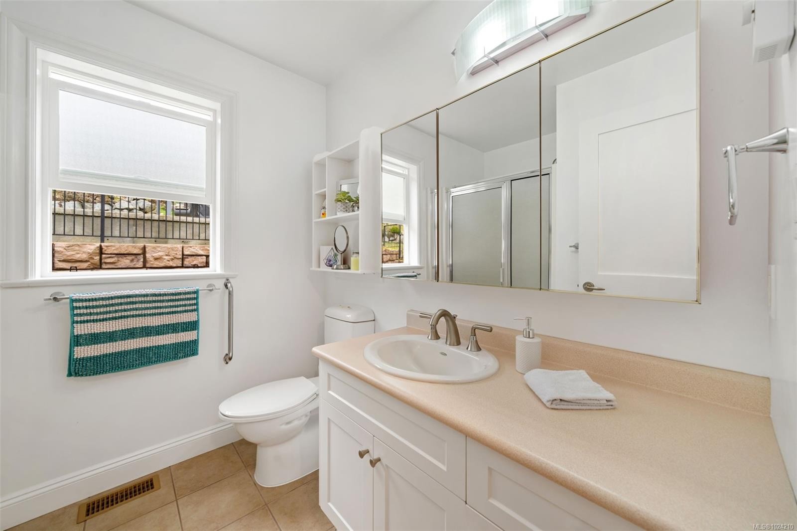 279 Castley Hts, Lake Cowichan, BC