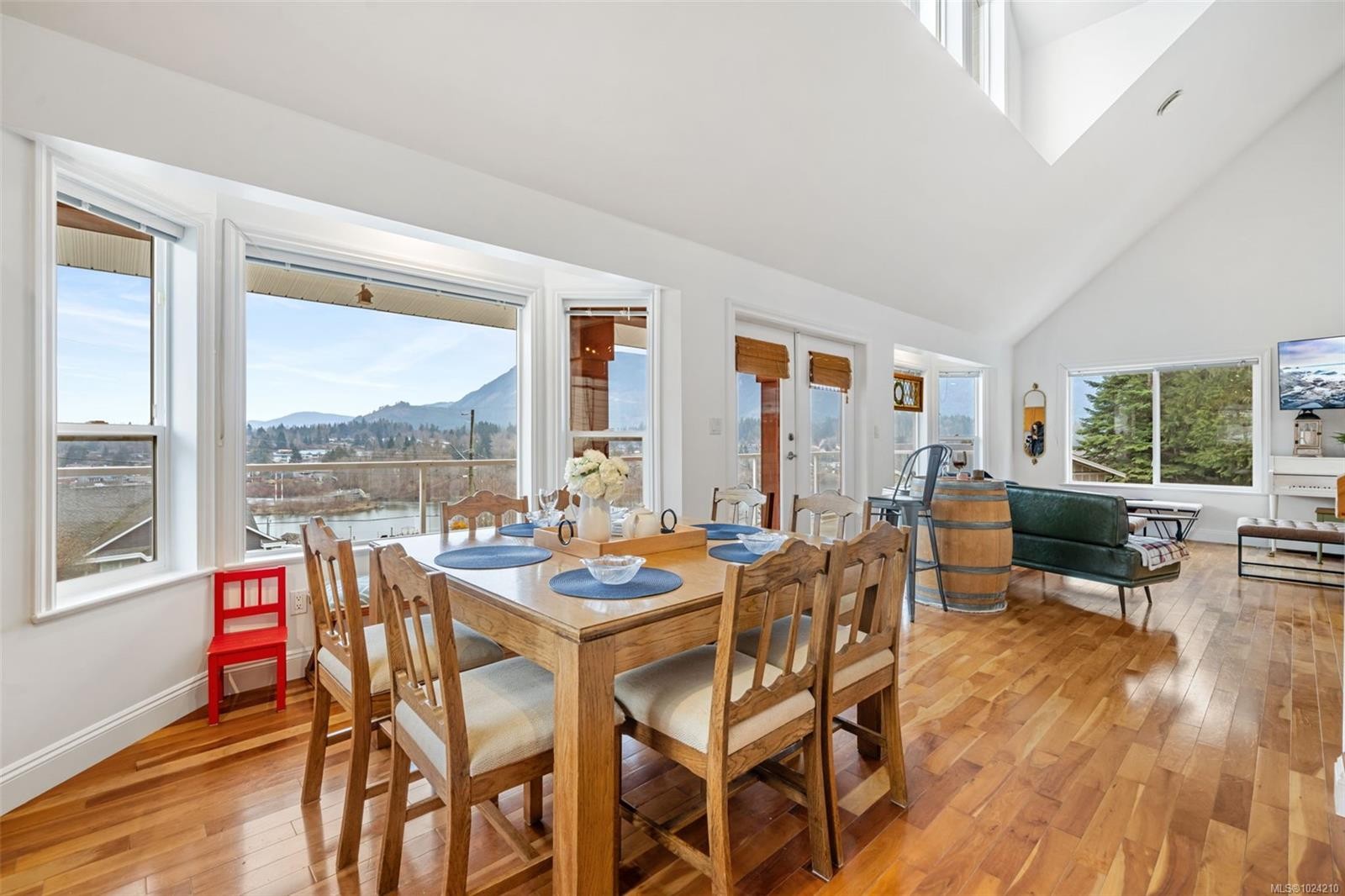 279 Castley Hts, Lake Cowichan, BC