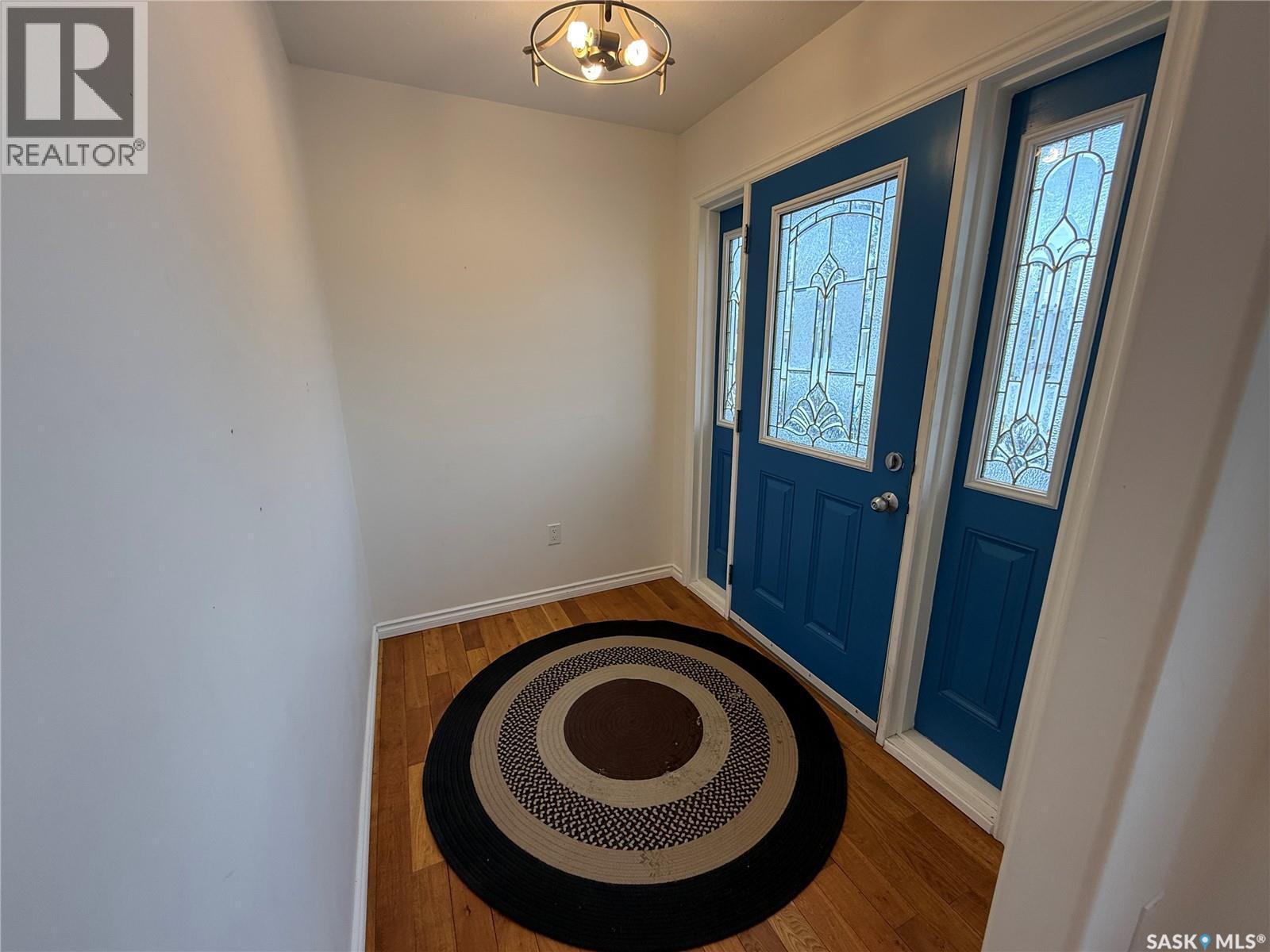 130 2Nd Avenue Se, Eston, SK - Indoor Photo Showing Other Room