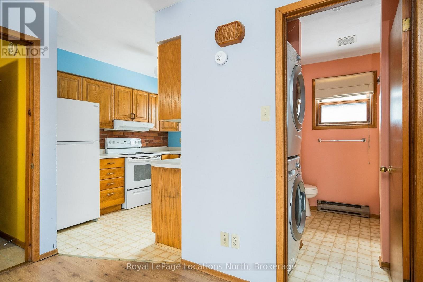 9038 County Rd 91 Road, Clearview, ON - Indoor Photo Showing Kitchen
