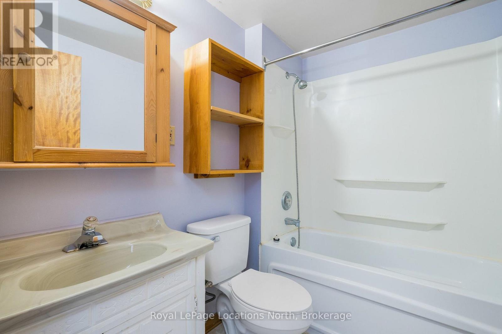 9038 County Rd 91 Road, Clearview, ON - Indoor Photo Showing Bathroom
