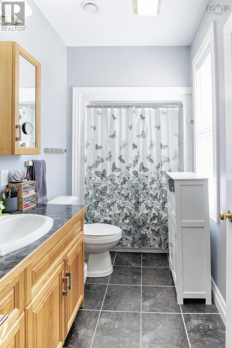 Main bath - 16 Corey Drive, Bible Hill, NS - Indoor Photo Showing Bathroom