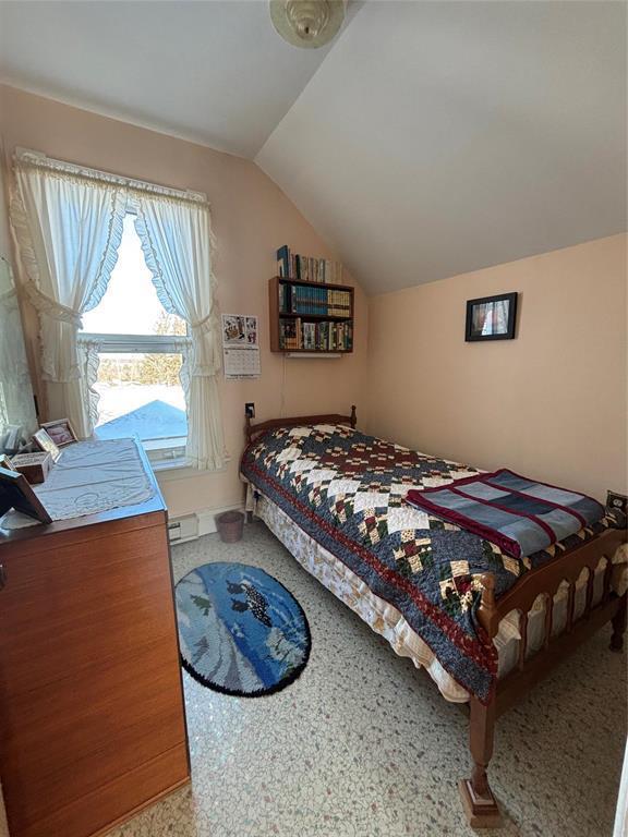 356 Cliff Street, Wawanesa, MB - Indoor Photo Showing Bedroom