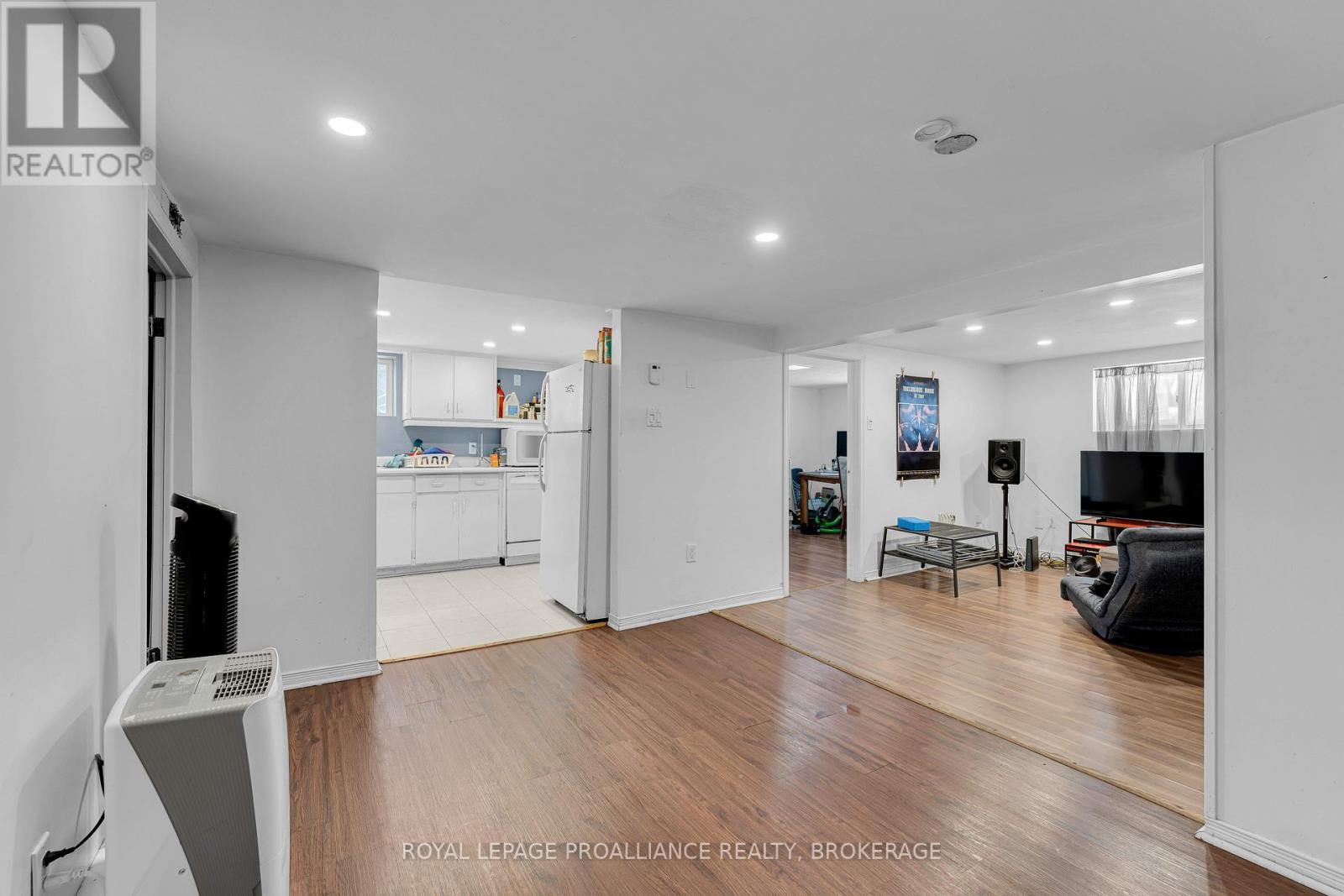 31 Beverley Street, Kingston (Central City East), ON - Indoor