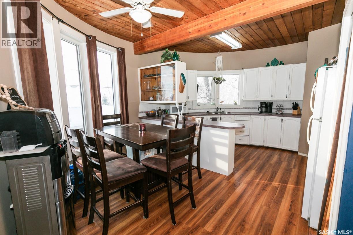 335 Yukon Avenue, Kerrobert, SK - Indoor