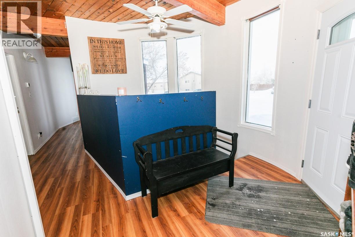 335 Yukon Avenue, Kerrobert, SK - Indoor Photo Showing Other Room