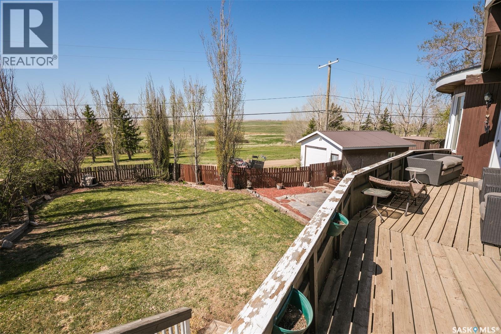 335 Yukon Avenue, Kerrobert, SK - Outdoor