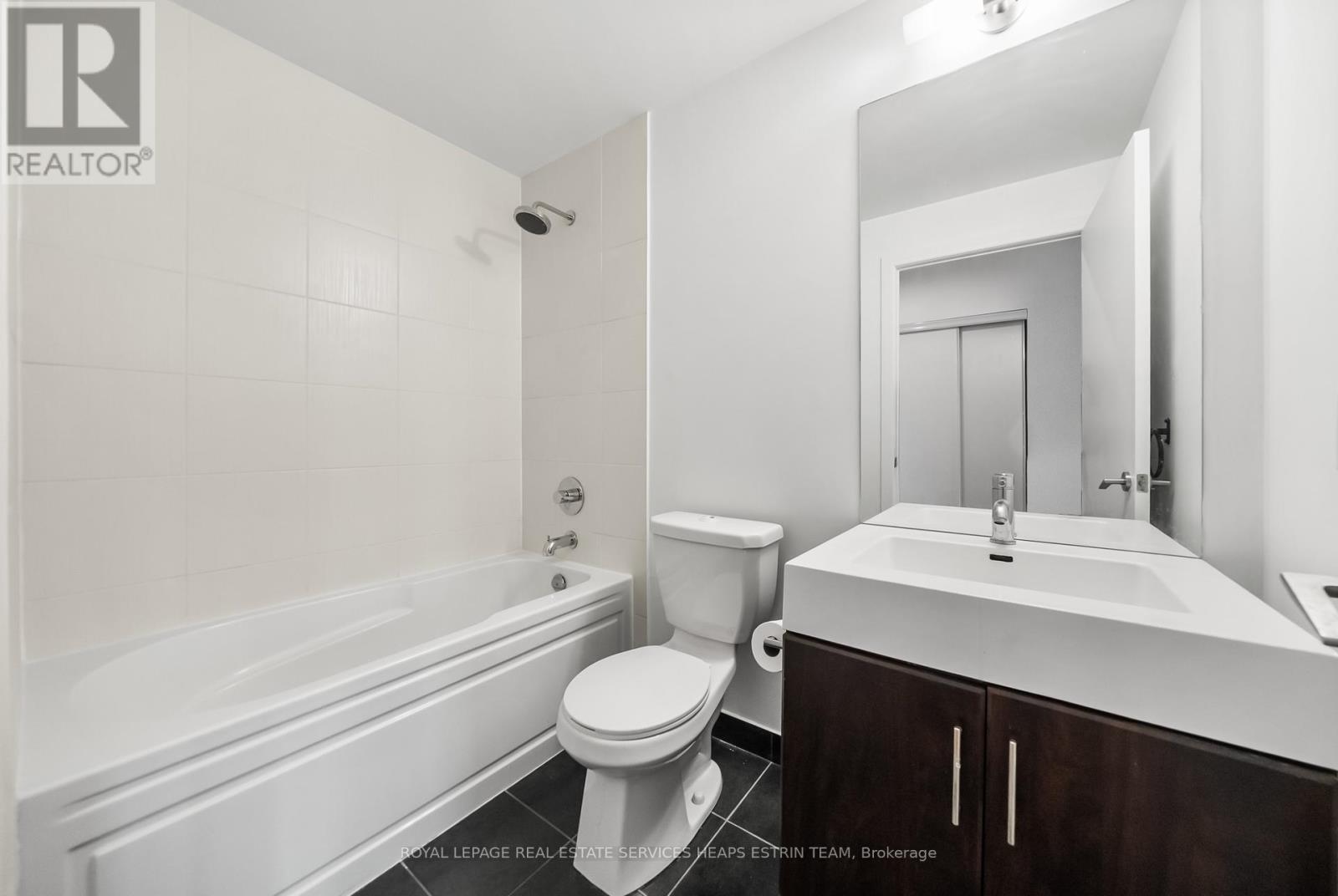 504 - 35 Brian Peck Crescent, Toronto, ON - Indoor Photo Showing Bathroom
