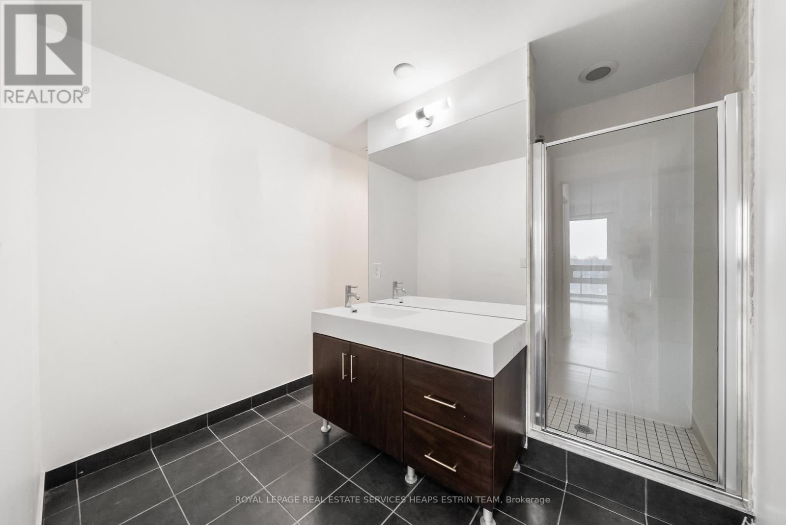 504 - 35 Brian Peck Crescent, Toronto, ON - Indoor Photo Showing Bathroom