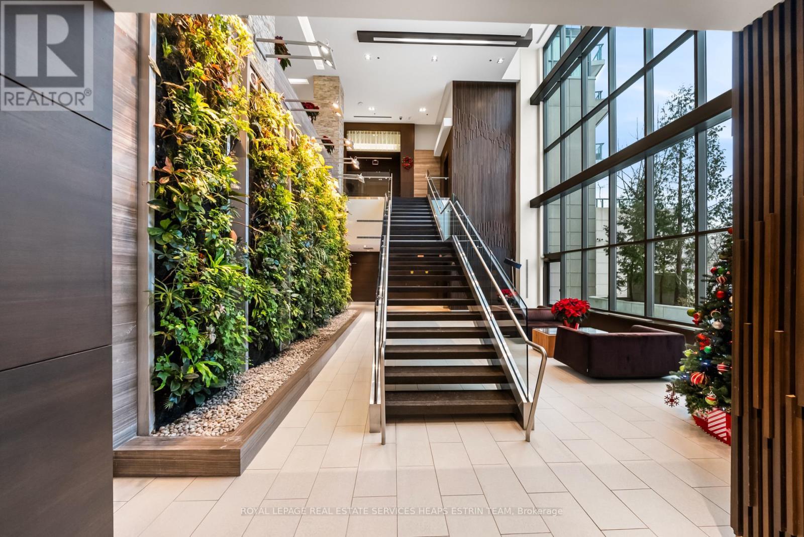 504 - 35 Brian Peck Crescent, Toronto, ON - Indoor Photo Showing Other Room