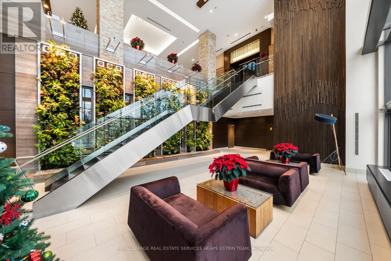 504 - 35 Brian Peck Crescent, Toronto, ON - Indoor Photo Showing Other Room