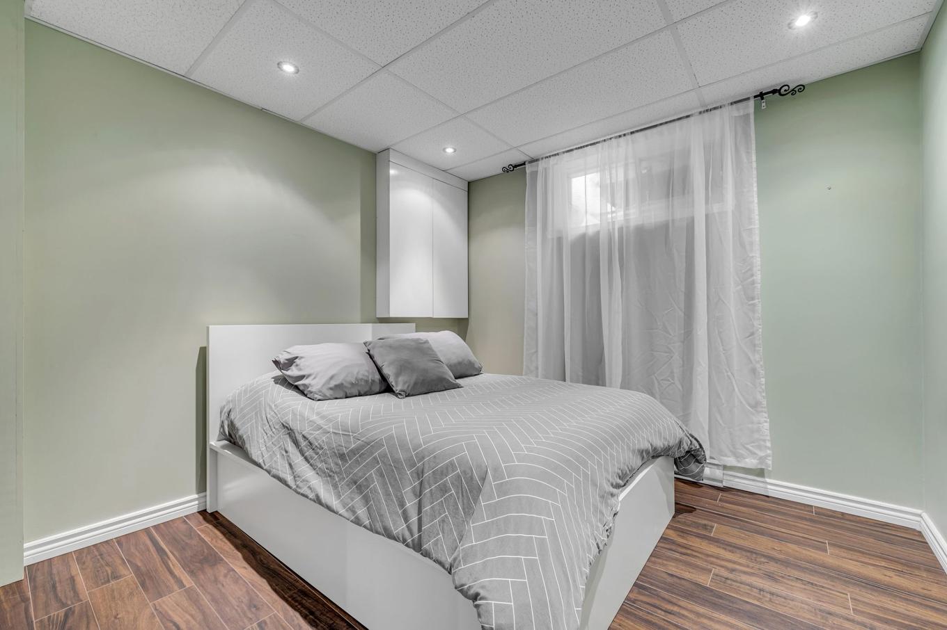 Chambre à coucher - 219 Rue Ovila-Rhéaume, Québec (Charlesbourg), QC - Indoor Photo Showing Bedroom