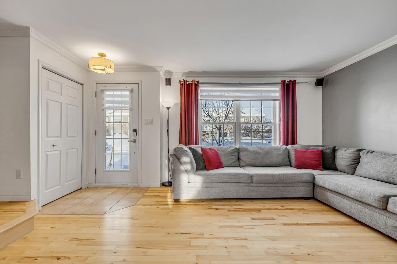Salon - 219 Rue Ovila-Rhéaume, Québec (Charlesbourg), QC - Indoor Photo Showing Living Room