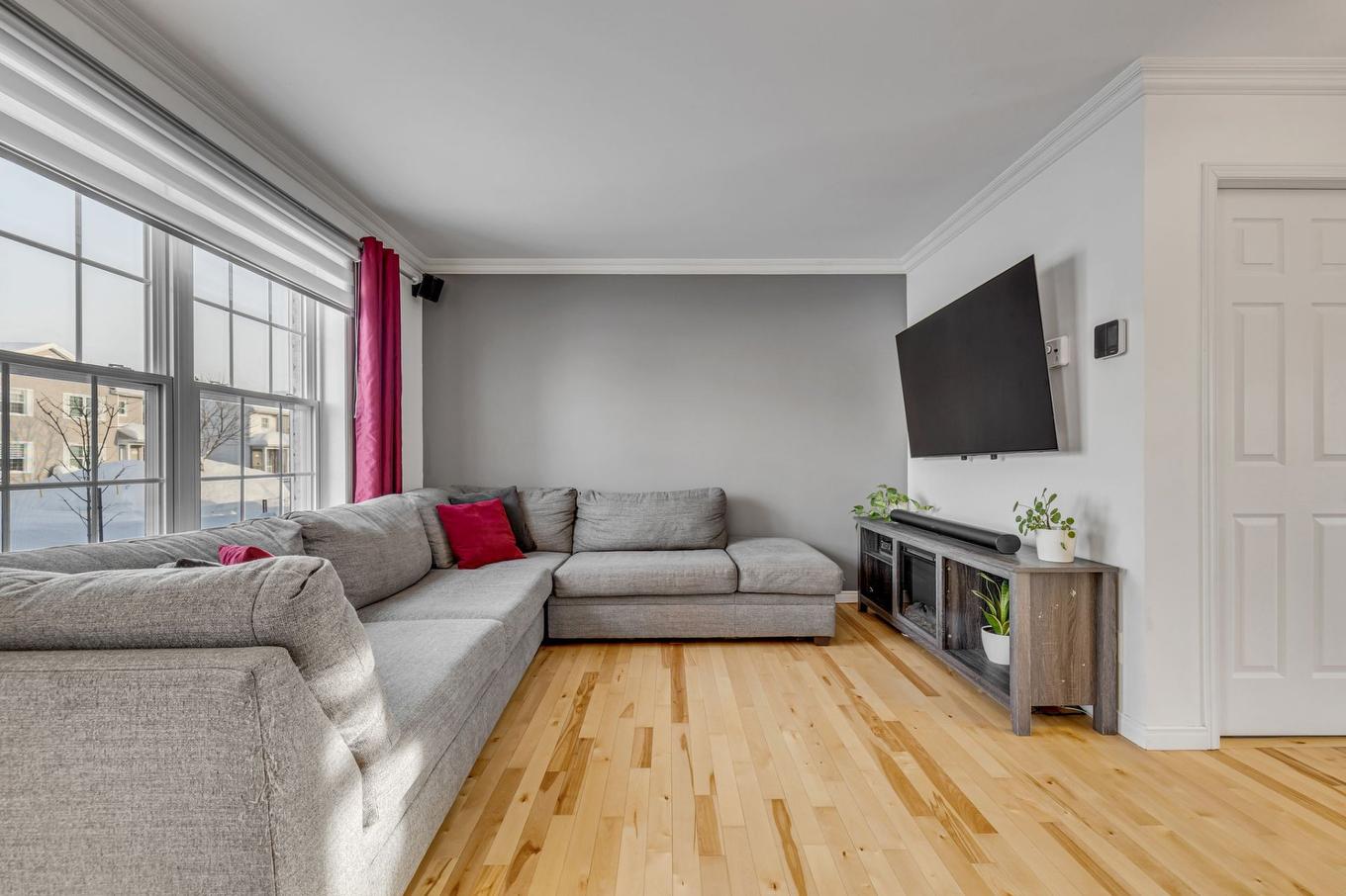Salon - 219 Rue Ovila-Rhéaume, Québec (Charlesbourg), QC - Indoor Photo Showing Living Room