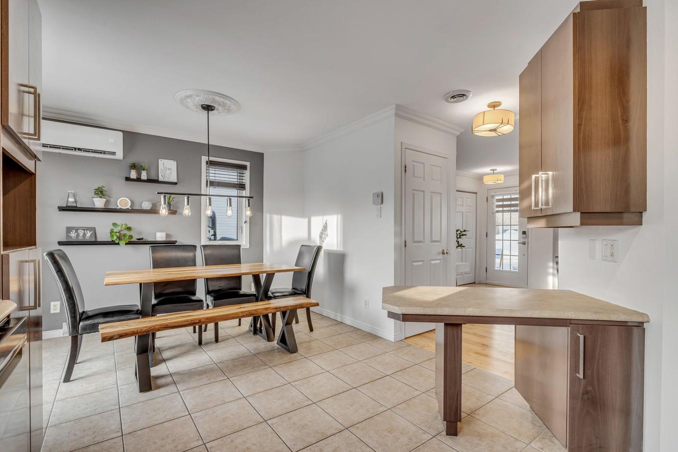 Cuisine - 219 Rue Ovila-Rhéaume, Québec (Charlesbourg), QC - Indoor Photo Showing Other Room