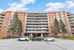 305-6500 Ch. Mackle Côte-Saint-Luc, QC H4W 3G7