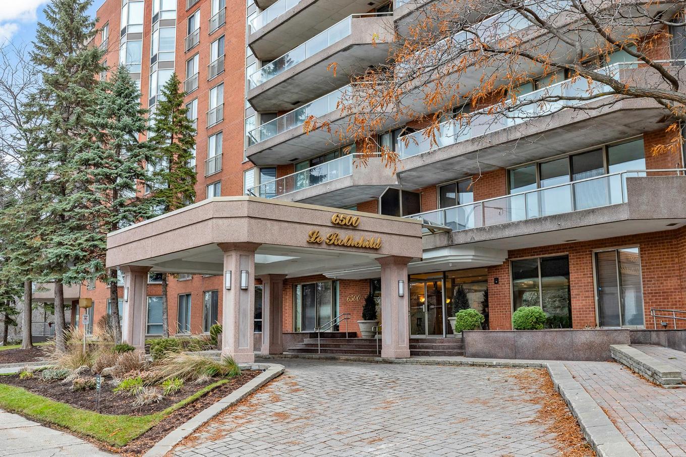 Exterior entrance - 305-6500 Ch. Mackle, Côte-Saint-Luc, QC - Outdoor With Facade