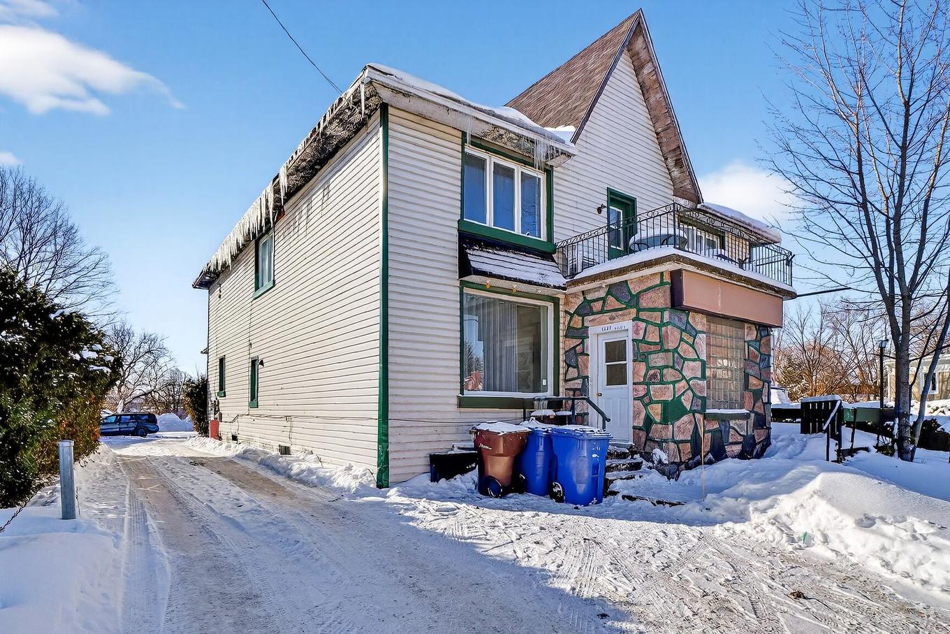 Façade - 1227 - 1229 Rue Principale, Saint-Roch-De-L'Achigan, QC - Outdoor
