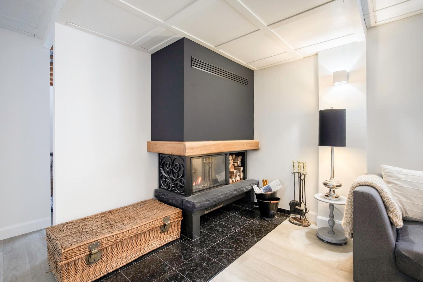 Salle familiale - 24 Place Lévis, Saint-Bruno-De-Montarville, QC - Indoor Photo Showing Other Room