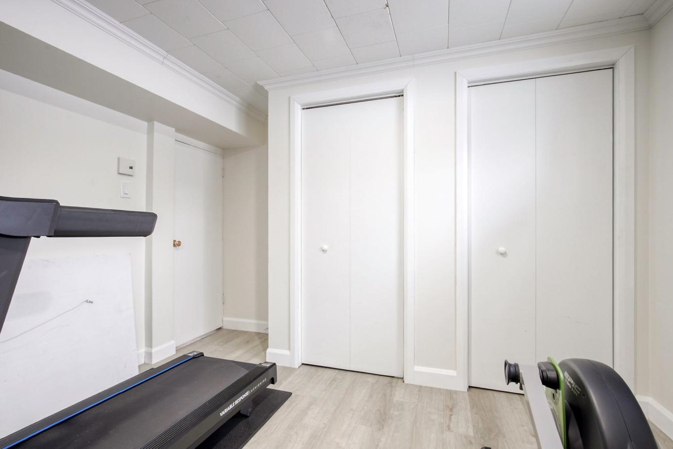 Chambre à coucher - 24 Place Lévis, Saint-Bruno-De-Montarville, QC - Indoor Photo Showing Other Room