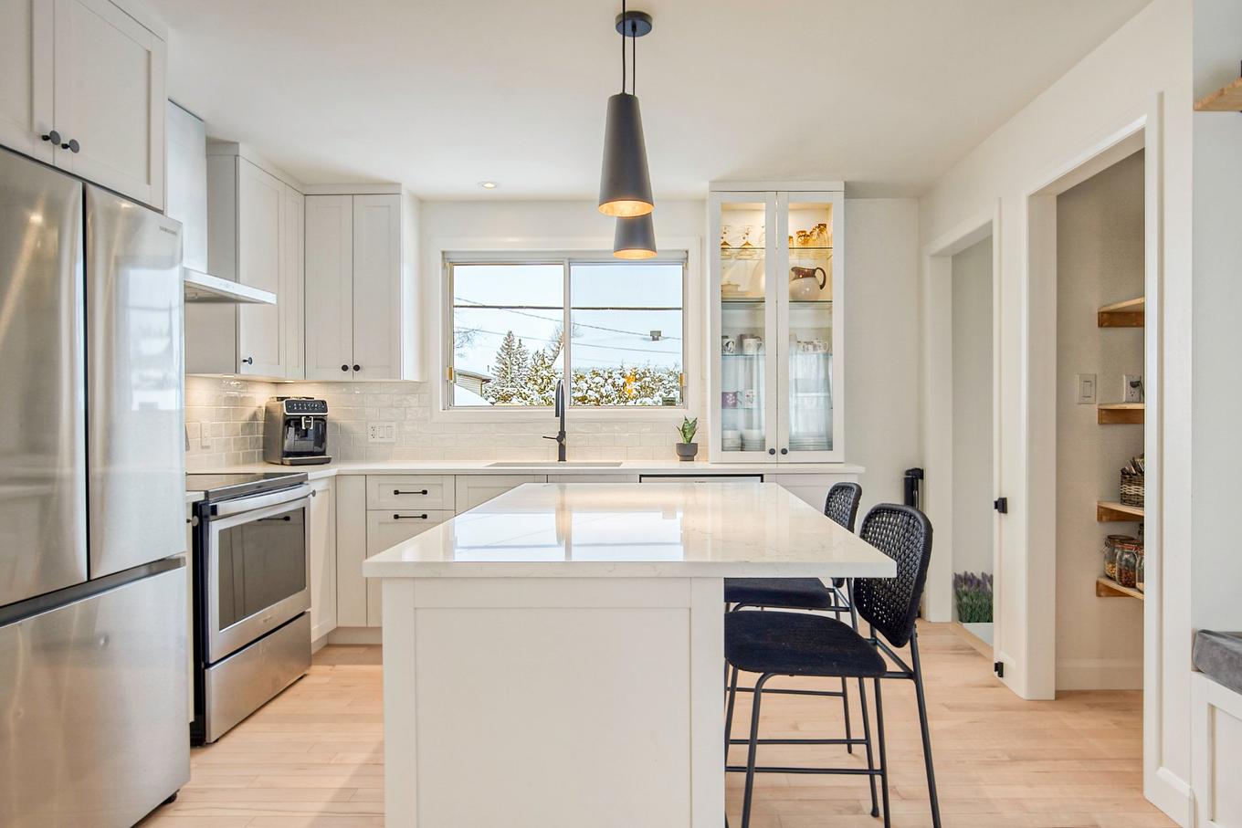 Cuisine - 24 Place Lévis, Saint-Bruno-De-Montarville, QC - Indoor Photo Showing Kitchen With Upgraded Kitchen