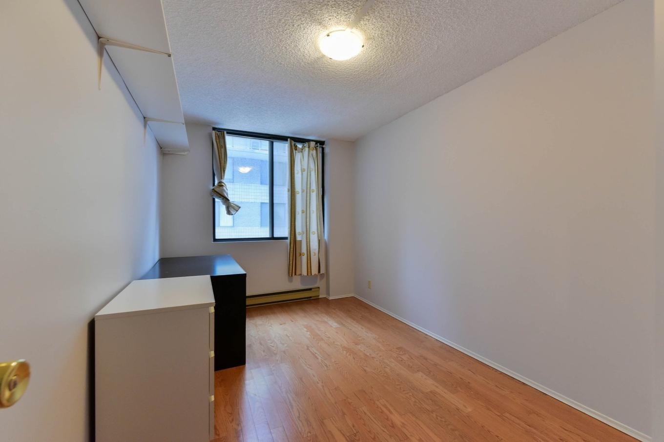 Bedroom - 207-1081 Rue St-Urbain, Montréal (Ville-Marie), QC - Indoor Photo Showing Other Room