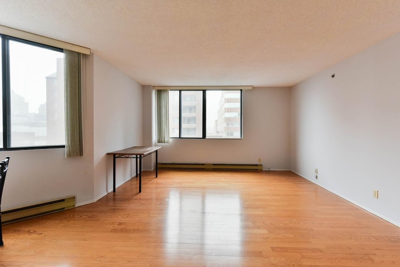 Living room - 207-1081 Rue St-Urbain, Montréal (Ville-Marie), QC - Indoor Photo Showing Other Room